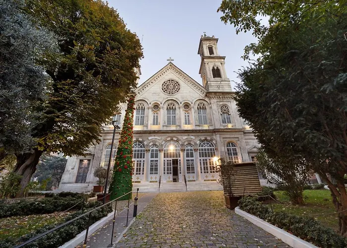 The Trinity Taksim - Special Category מלון 3*