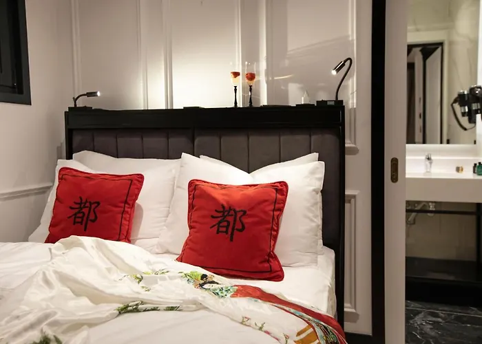 The Trinity Taksim - Special Category 3*